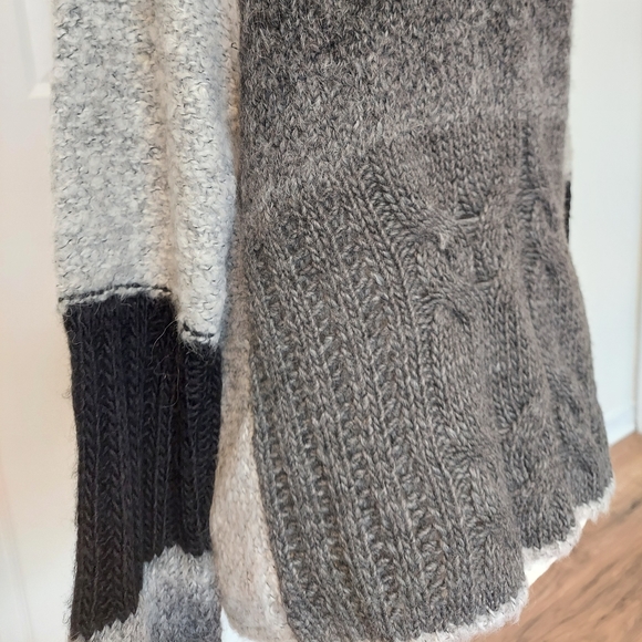 French Acrylic Sweater - Picture 7 of 10